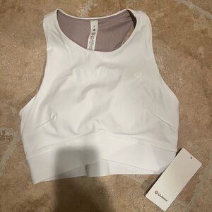 NWT Lululemon V-Waist Cropped
Tennis Tank